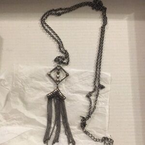 Avon Pearly Parisian Fringe Necklace (M)
